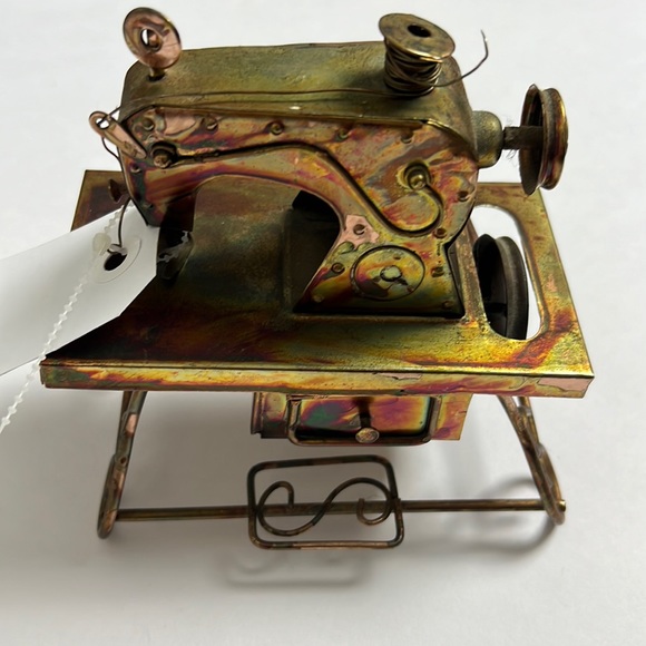 Vintage Berkeley design Musical box sewing machine - Picture 3 of 6